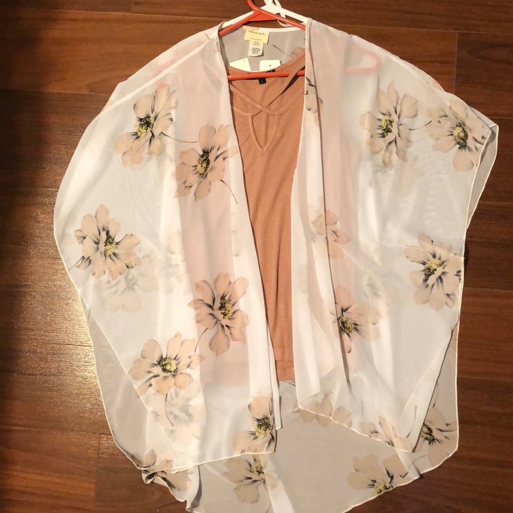 White Floral Kimono Sz M NWT